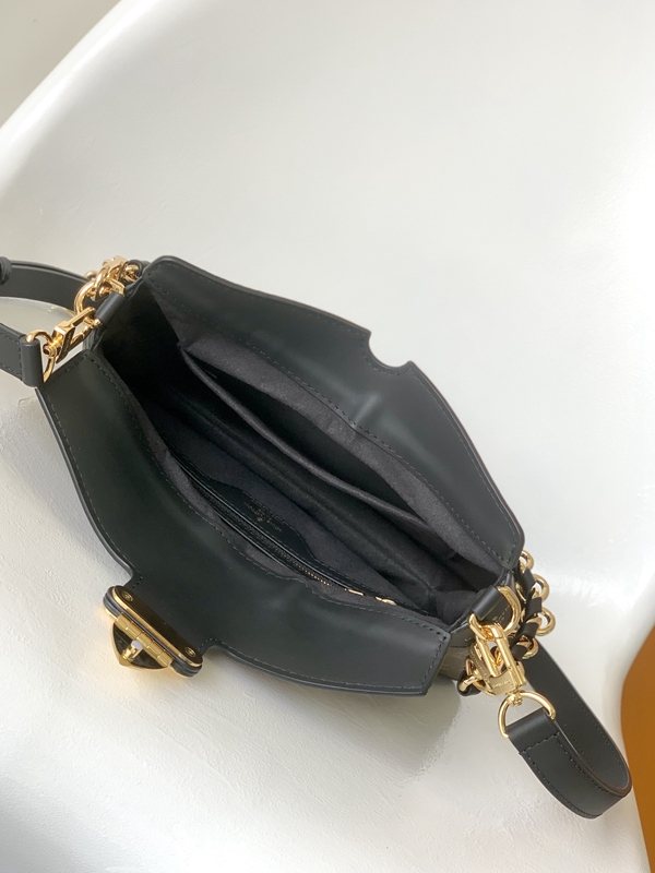 ルイヴィトンバッグ着用イメージ